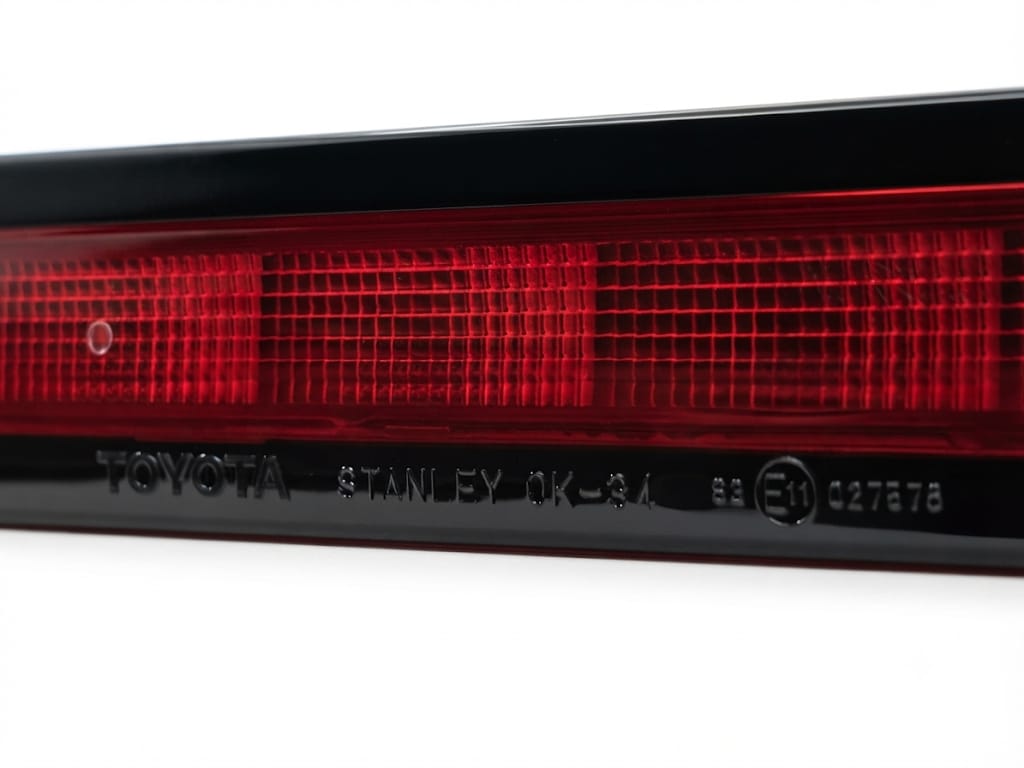 Luz Trasera De Freno/Luz De STOP | Hilux 2016+ - Imagen 2